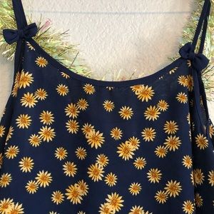 Super Cute Daisies Tank with Bows